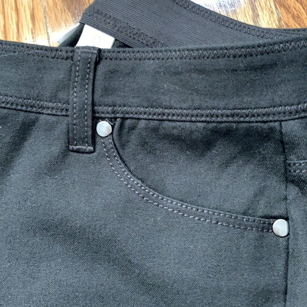 EUC Chico’s Black jeans size 0 short - Picture 2 of 6